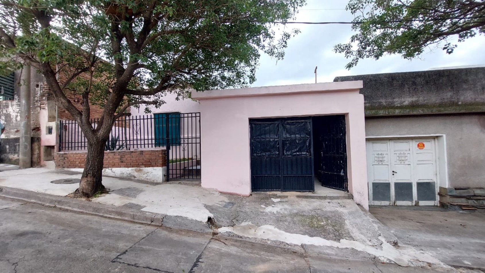 CASA A LA VENTA EN BARRIO GUEMES, CIUDAD DE CORDOBA. CA161