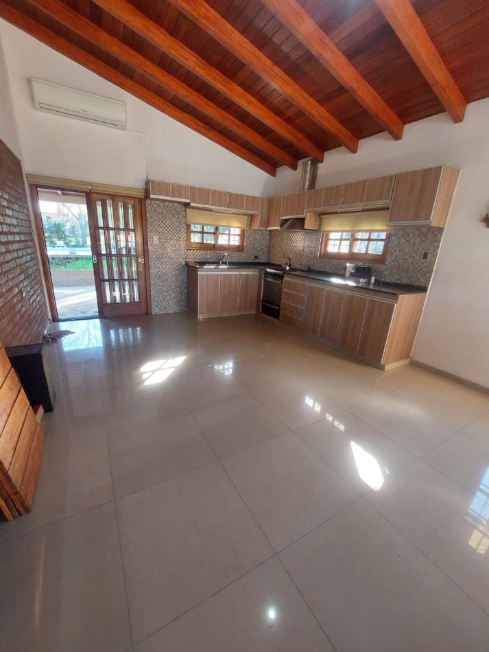 CASA A LA VENTA EN COSQUIN, BARRIO EL CONDADO. CA209