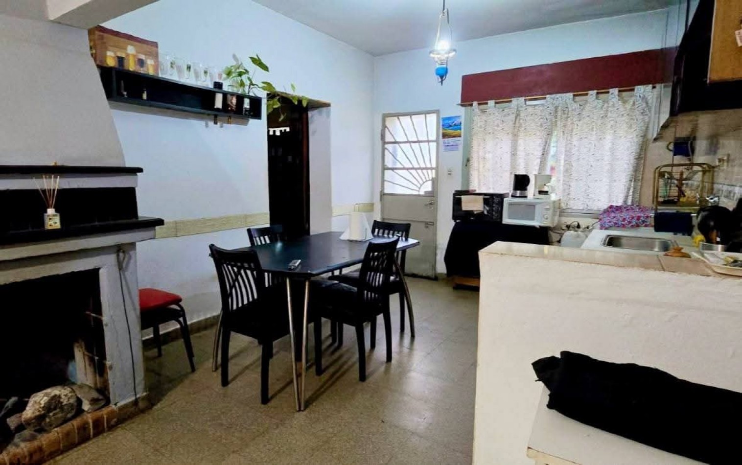CASA A LA VENTA EN BIALET MASSE, FRENTE AL RIO COSQUIN. CA207