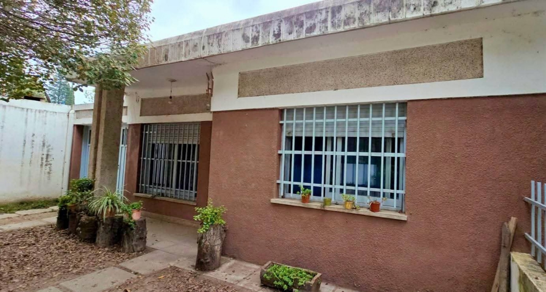 CASA A LA VENTA EN BIALET MASSE, FRENTE AL RIO COSQUIN. CA207