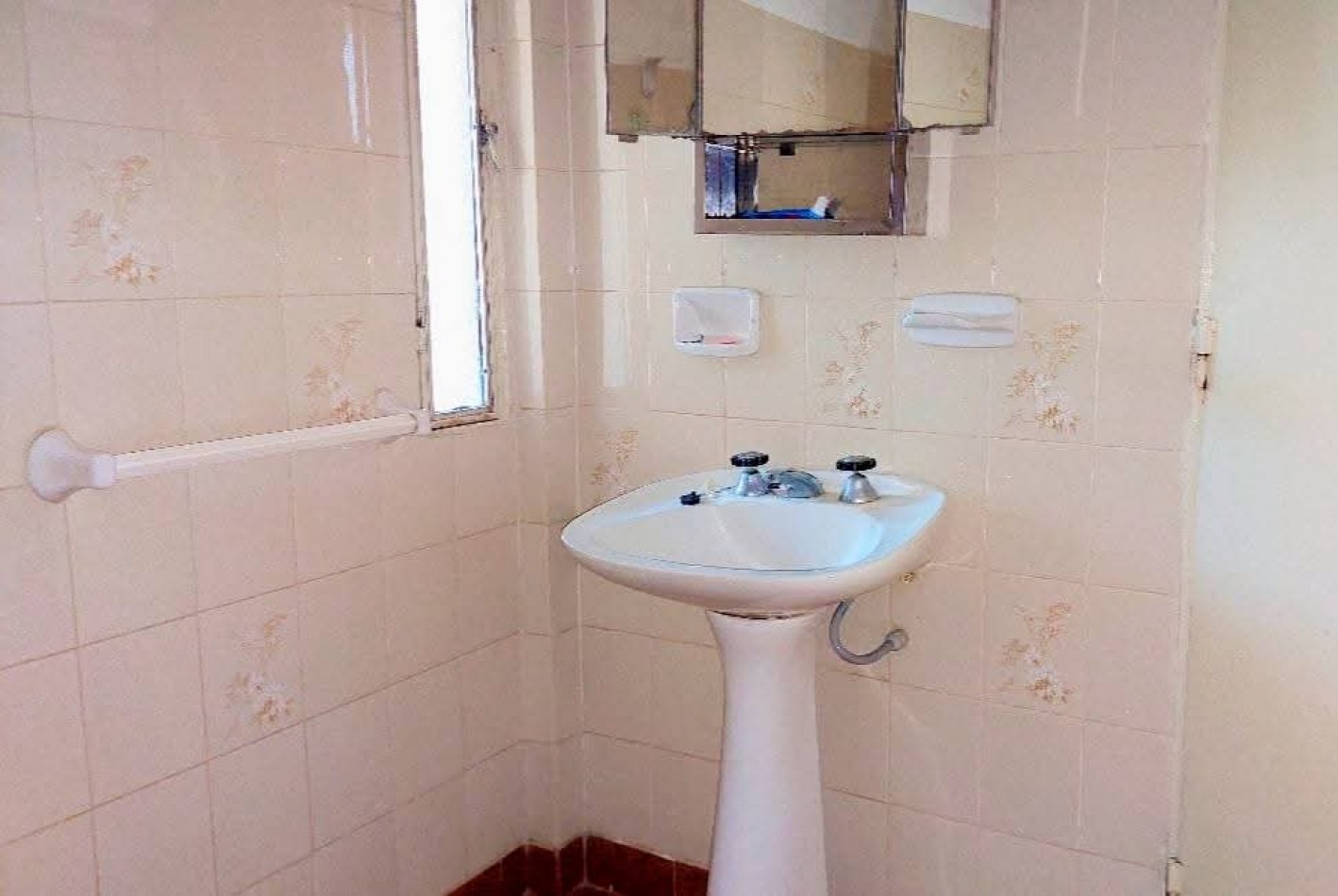 CASA A LA VENTA CON UBICACION PRIVILEGIADA EN SANTA MARIA DE PUNILLA. CA208