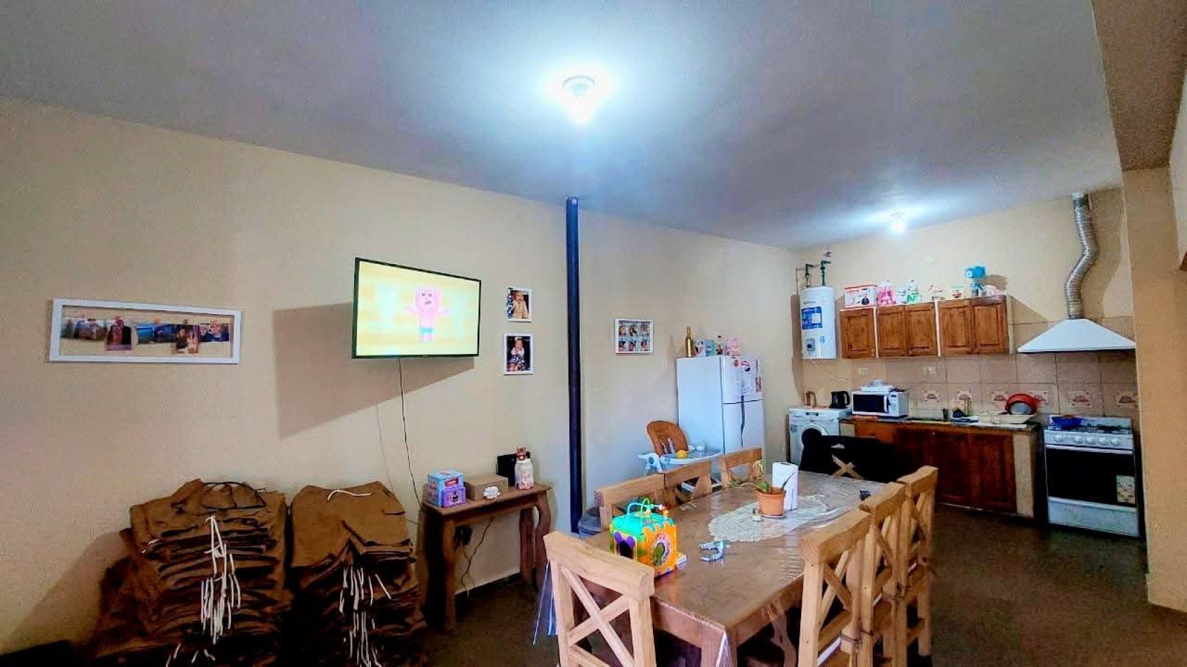 CASA A LA VENTA EN MALVINAS ARGENTINAS, CORDOBA. SOBRE IMPORTANTE AVENIDA. CA188F.