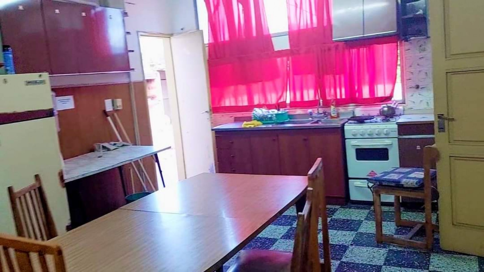 VENTA DE DEPARTAMENTO DE 3 DORMITORIOS EN EL CENTRO DE COSQUIN. CA184