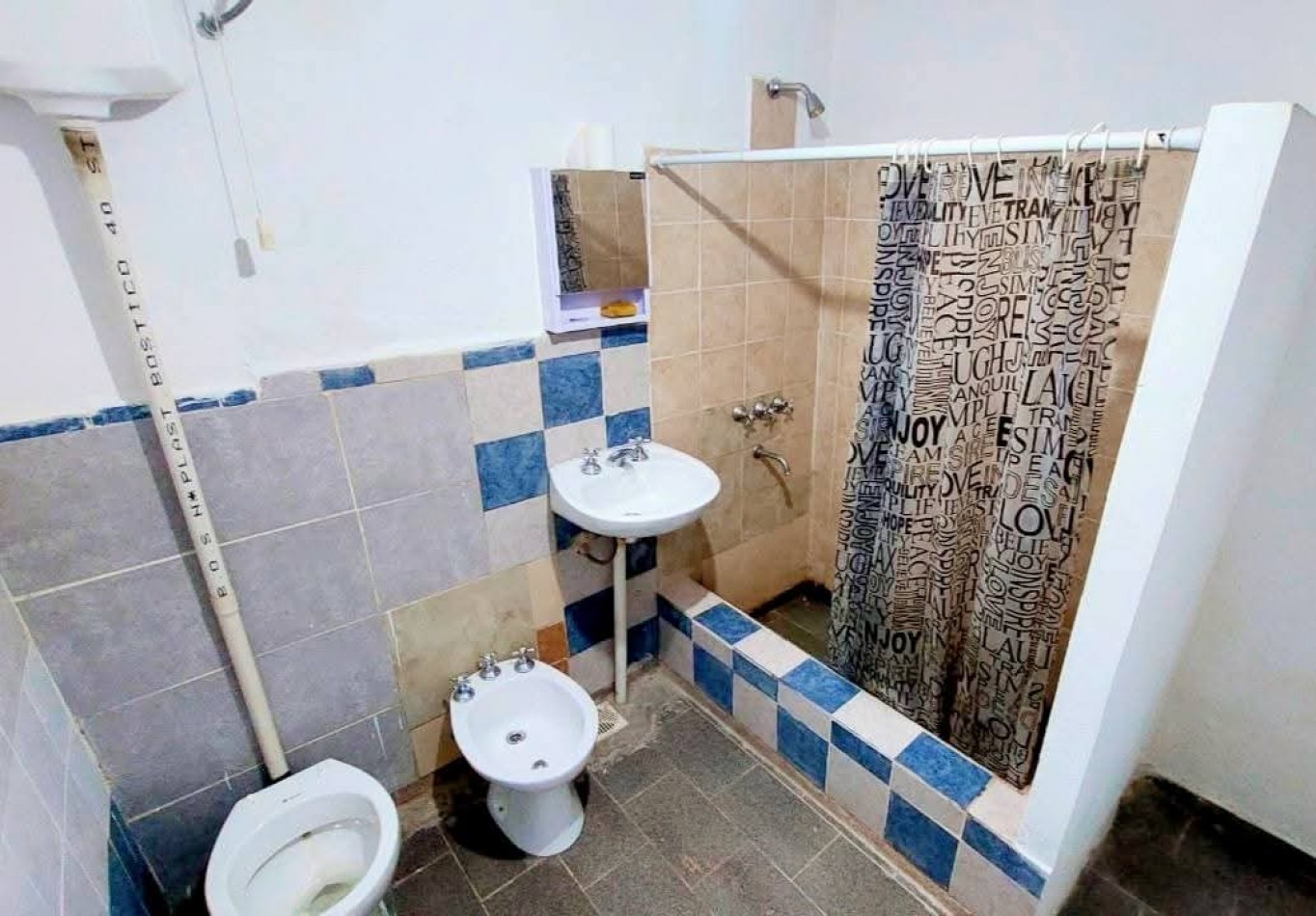 CASA A LA VENTA EN CORBOBA CAPITAL, BARRIO YOFRE SUD. CA214