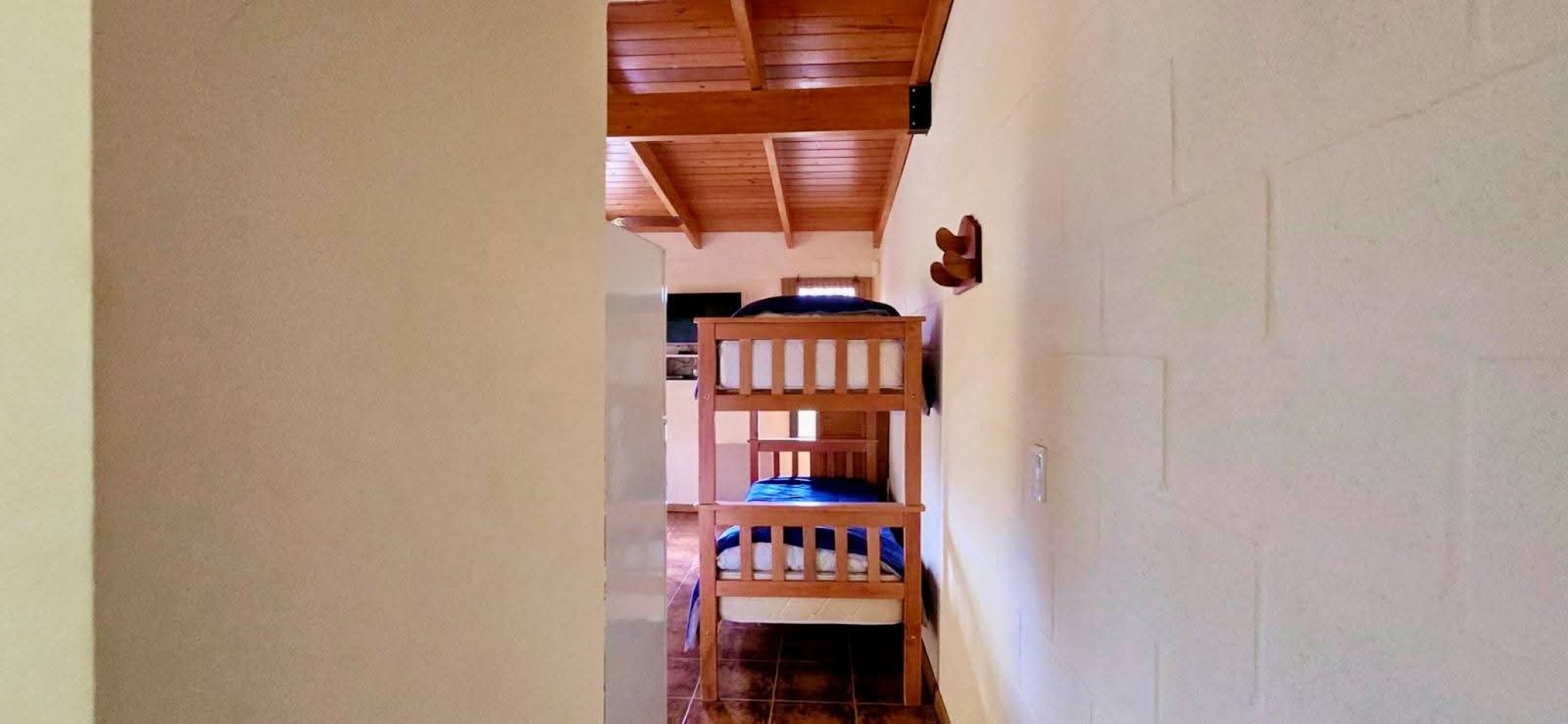 CASA MAS 2 CABAÑAS TOTALMENTE EQUIPADAS EN ENTORNO NATURAL EN VENTA. CA211