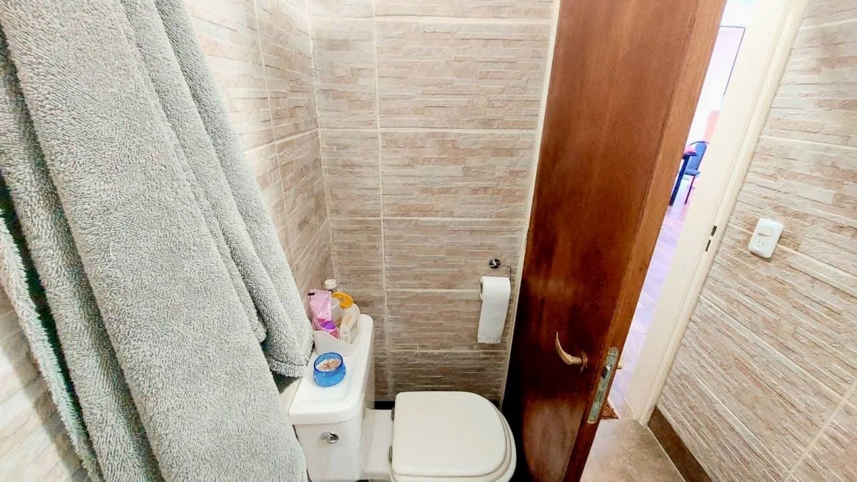 CASA A LA VENTA EN MALVINAS ARGENTINAS, CORDOBA. SOBRE IMPORTANTE AVENIDA. CA188F.