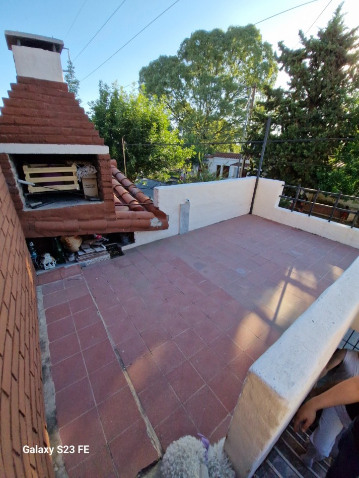 CASA MAS DEPARTAMENTO EN VENTA EN BARRIO GRANADERO PRINGLES, CIUDAD DE CORDOBA. CA221