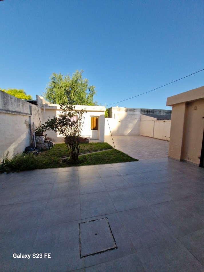 CASA MAS DEPARTAMENTO EN VENTA EN BARRIO GRANADERO PRINGLES, CIUDAD DE CORDOBA. CA221