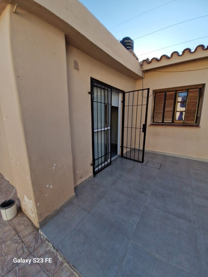 CASA MAS DEPARTAMENTO EN VENTA EN BARRIO GRANADERO PRINGLES, CIUDAD DE CORDOBA. CA221