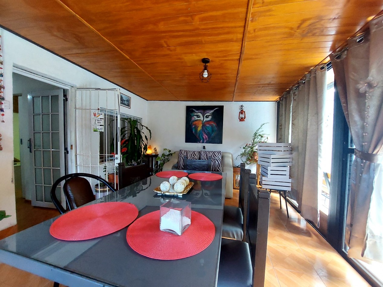 CASA EN VENTA CON SALIDA AL RIO Y PISCINA COMPLETA EN SANTA MARIA DE PUNILLA, ENTORNO SERRANO. CA246