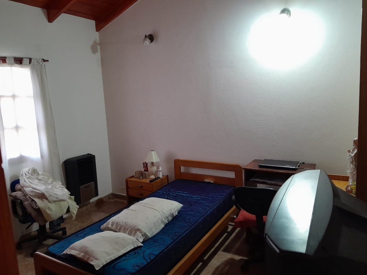 CASA, MAS DEPARTAMENTO Y TERRENO CON EDIFICACION A LA VENTA EN SANTA MARIA DE PUNILLA. CA254