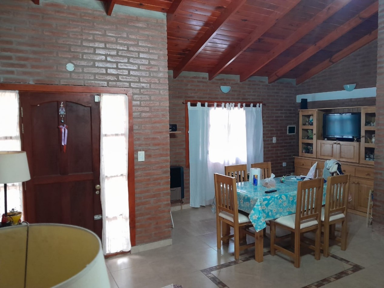 CASA, MAS DEPARTAMENTO Y TERRENO CON EDIFICACION A LA VENTA EN SANTA MARIA DE PUNILLA. CA254