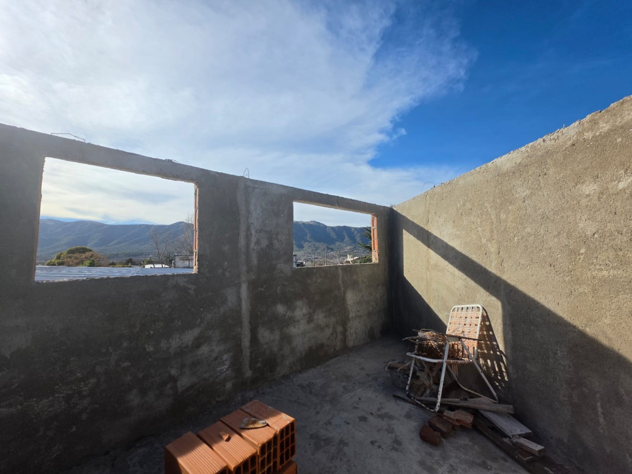 CASA EN VENTA MAS LOCAL MAS DEPARTAMENTO A TERMINAR EN PLANTA ALTA EN SANTA MARIA DE PUNILLA. CA171.