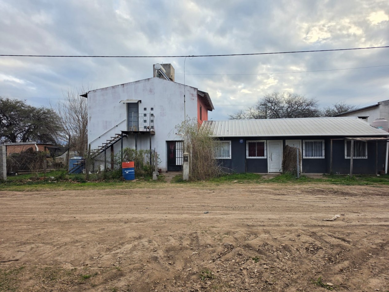 COMPLEJO DE 2 LOCALES Y 4 VIVIENDAS EN SAN ROQUE SOBRE COLECTORA. CA248