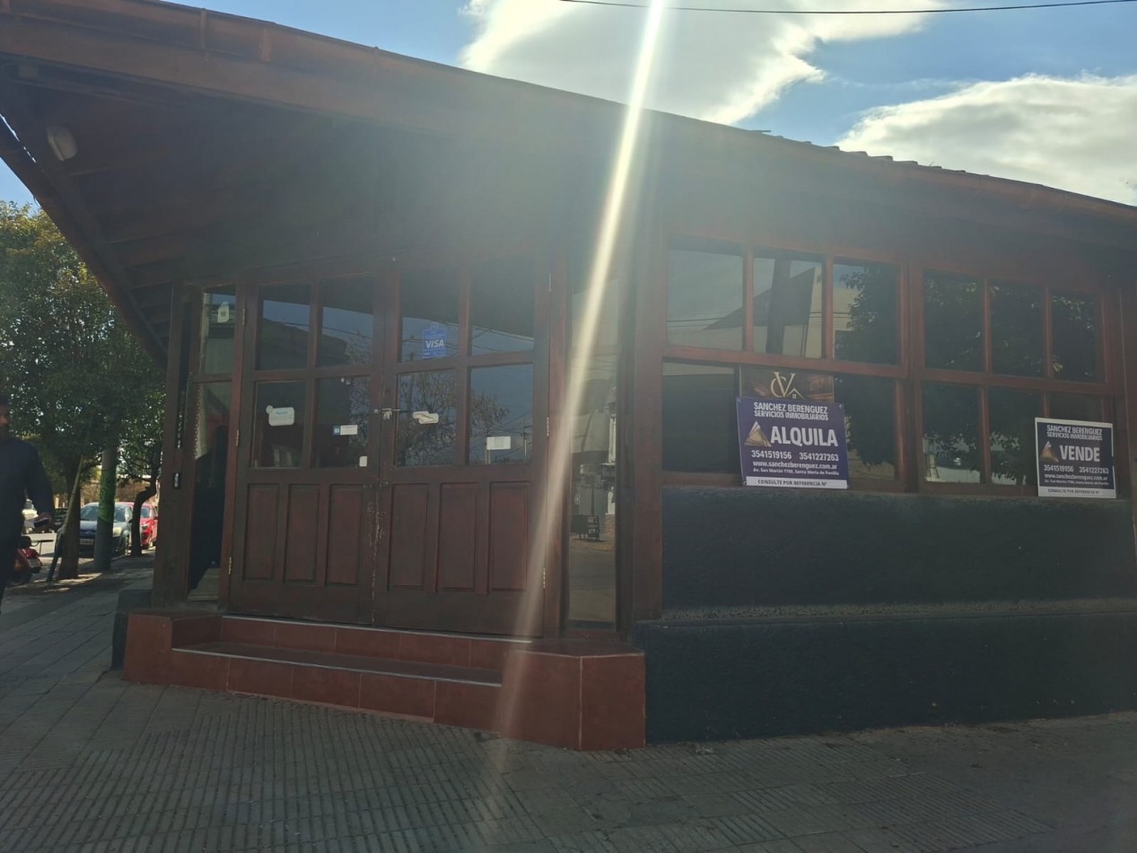 ¡¡¡OPORTUNIDAD DE INVERSION!!! VENTA DE GRAN LOCAL COMERCIAL CON EXCELENTE UBICACION ESQUINA. ca260