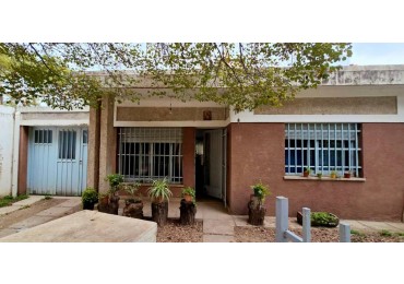 CASA A LA VENTA EN BIALET MASSE, FRENTE AL RIO COSQUIN. CA207