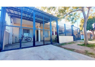 CASA A LA VENTA EN MALVINAS ARGENTINAS, CORDOBA. SOBRE IMPORTANTE AVENIDA. CA188F.