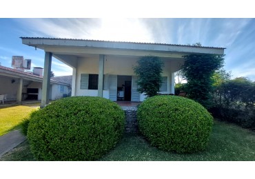 CASA EN VENTA EN BIALET MASSE, VILLA SANTA ANA. A 100 METROS DE LAGO SAN ROQUE Y RUTA 38. CA224